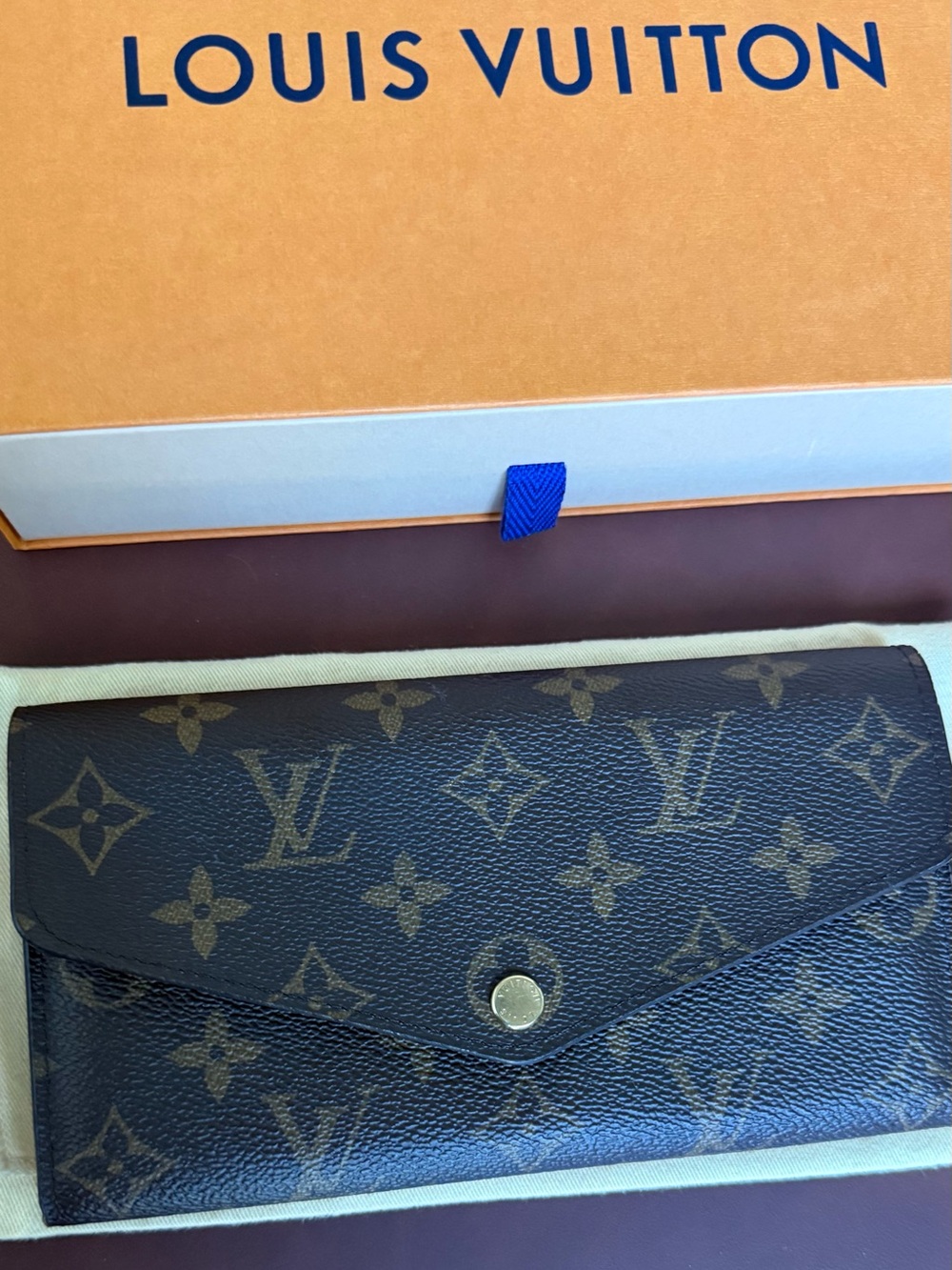Louis Vuitton Sarah Wallet Monogram Canvas Excellent Condition | Box & Dust Bag